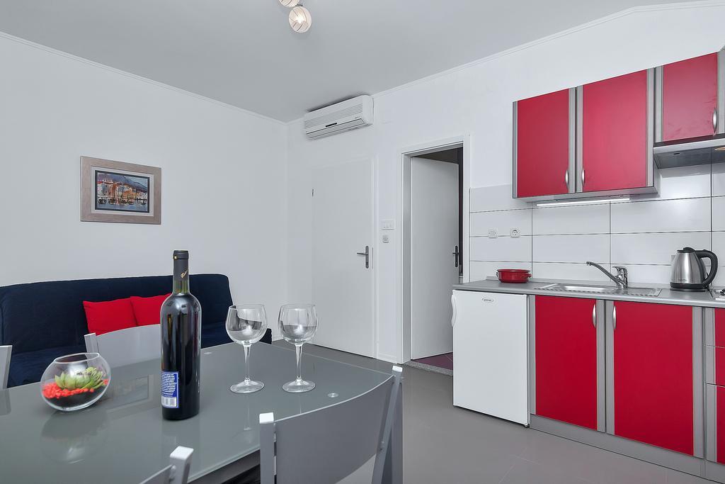 Apartments Smiljka Makarska Bagian luar foto